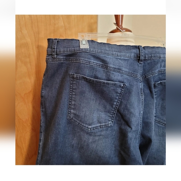 Terra & Sky Jeans, Women's 26 W PETITE Blue stretch Denim Straight leg High Rise - Picture 7 of 12